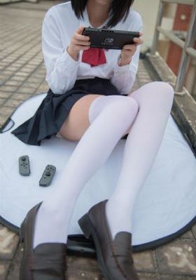 在熟睡夫面前侵犯我在线播放_BD英语免费观看视频